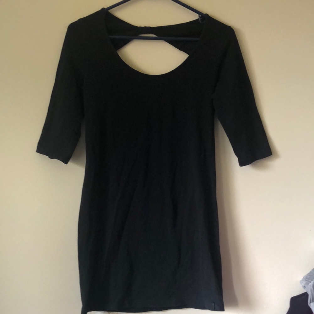 Black bodycon garage dress.
